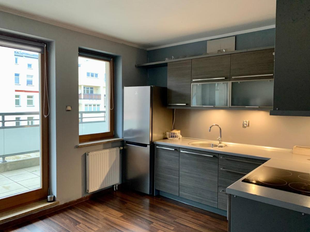 Uroczy Apartament W Centrum Miasta Estetino Exterior foto